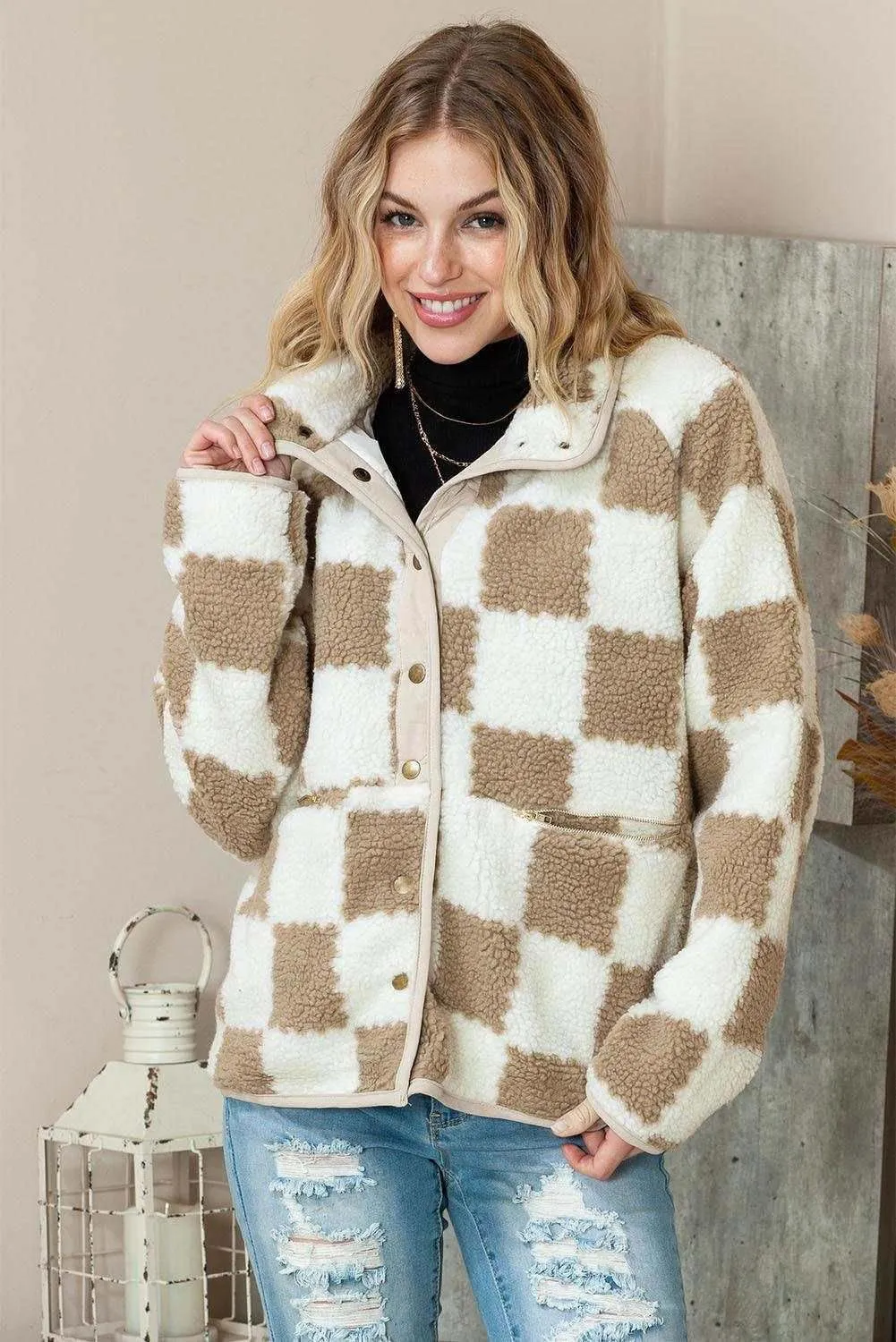 Graph Sherpa Jacket - Cozy Brown Checked Style for Winter