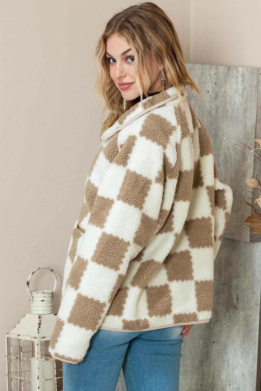 Graph Sherpa Jacket - Cozy Brown Checked Style for Winter